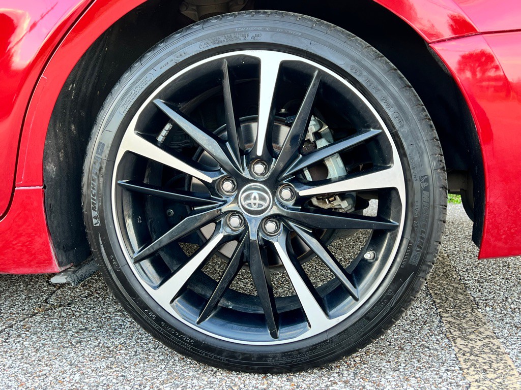 2019 Toyota Camry Image 28