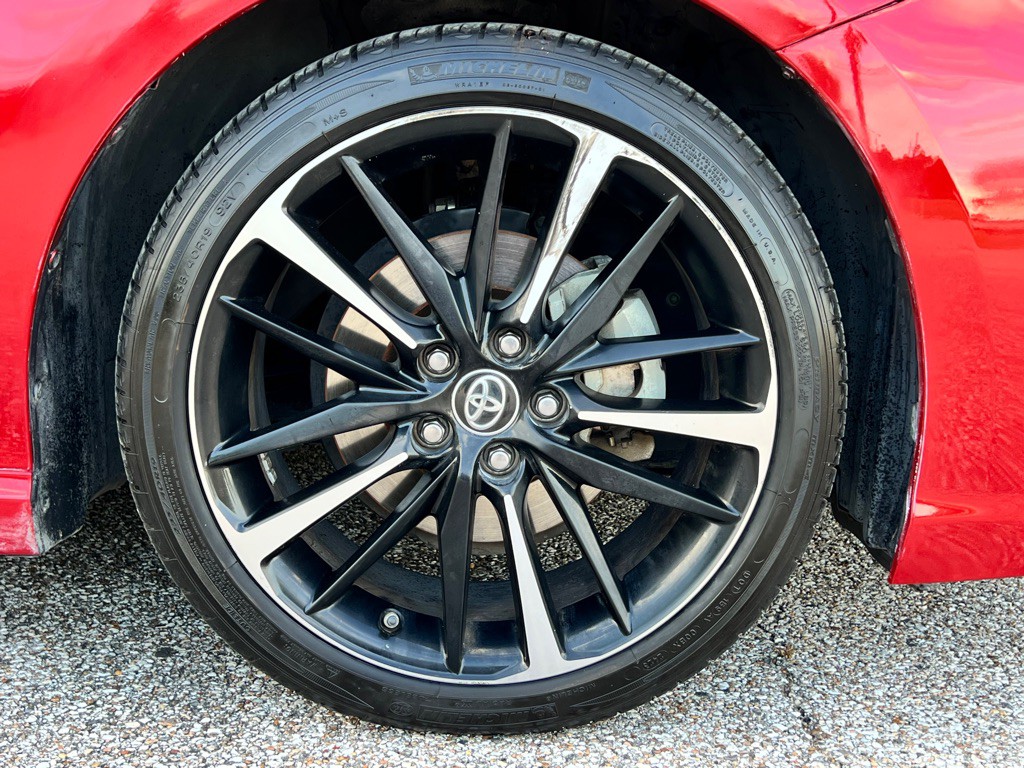 2019 Toyota Camry Image 30