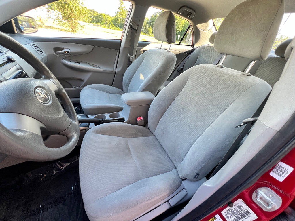 2010 Toyota Corolla Image 8