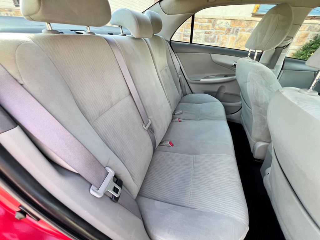2010 Toyota Corolla Image 12
