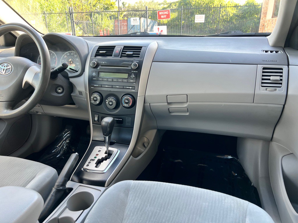 2010 Toyota Corolla Image 14