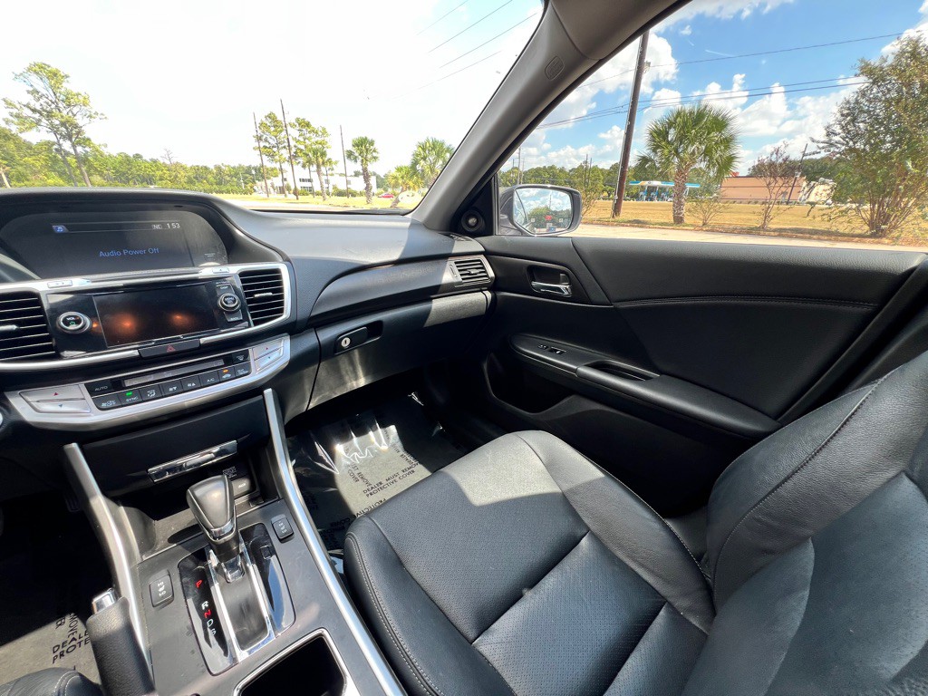 2015 Honda Accord Image 13