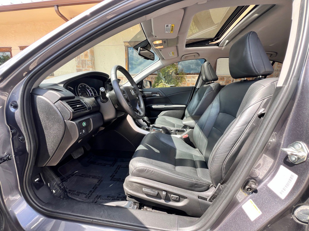 2015 Honda Accord Image 14