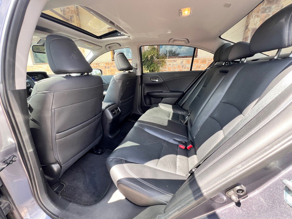 2015 Honda Accord Image 18