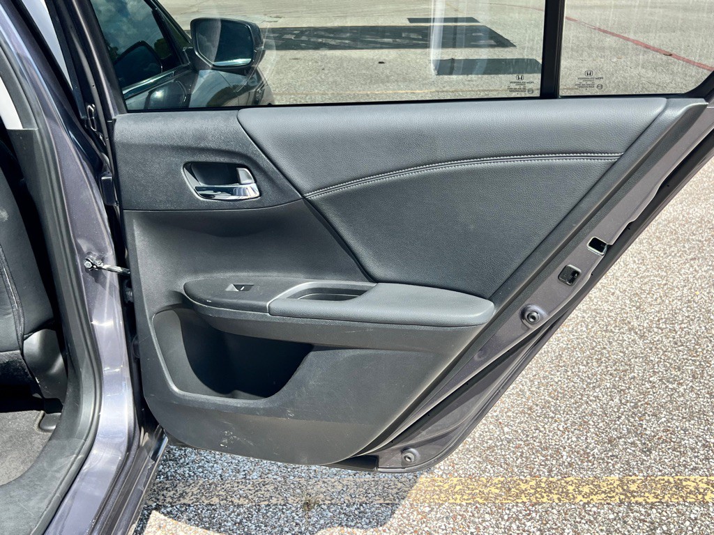 2015 Honda Accord Image 23