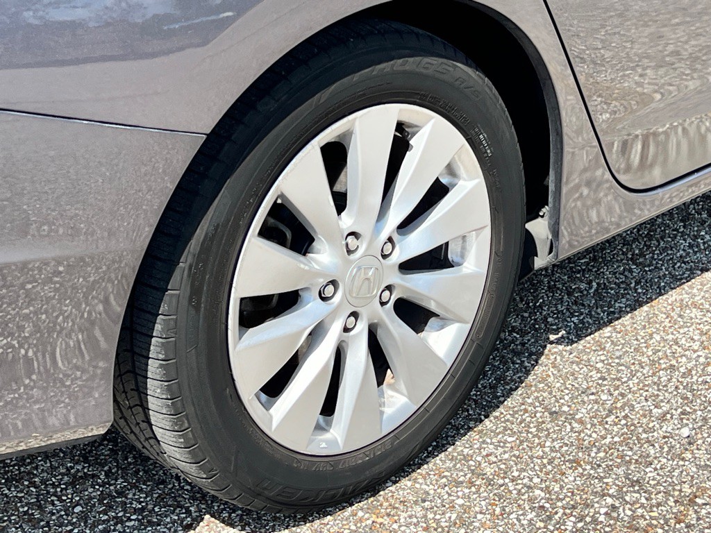 2015 Honda Accord Image 30