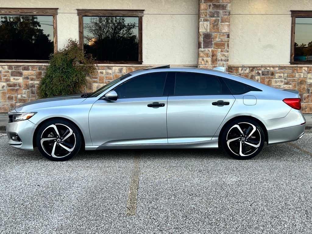 2018 Honda Accord Image 2