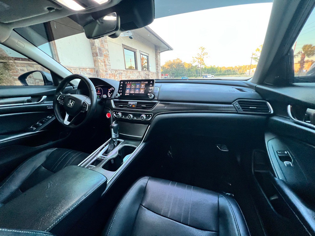 2018 Honda Accord Image 16