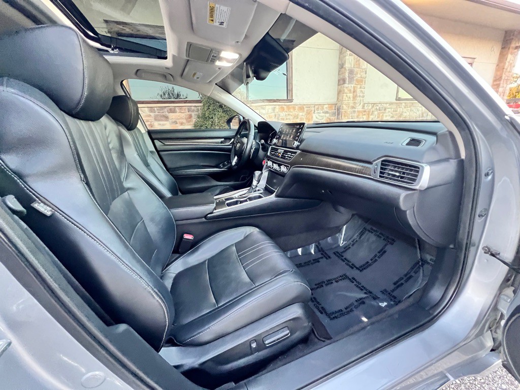 2018 Honda Accord Image 17