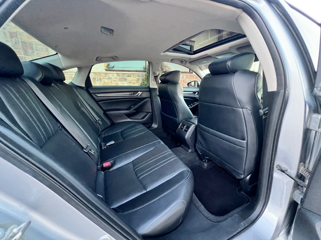 2018 Honda Accord Image 18