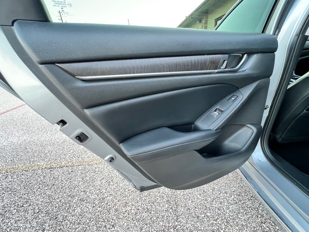 2018 Honda Accord Image 21