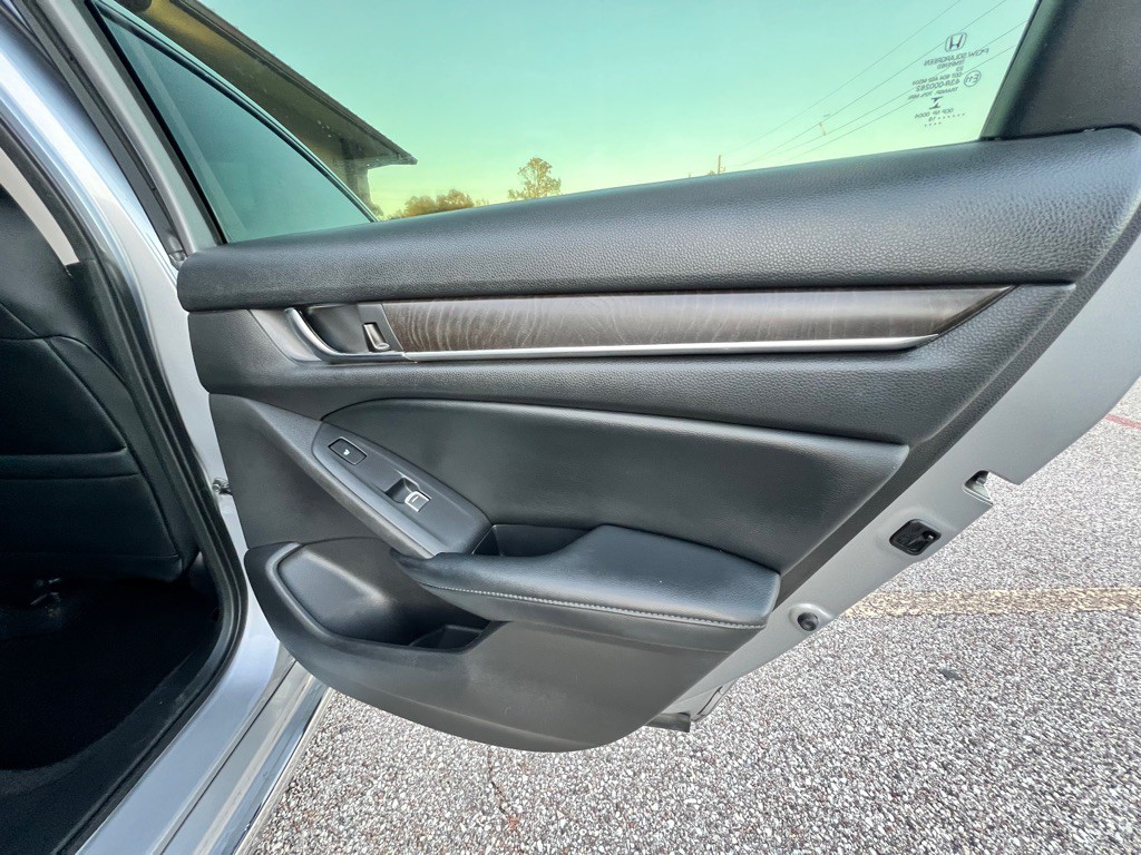 2018 Honda Accord Image 22
