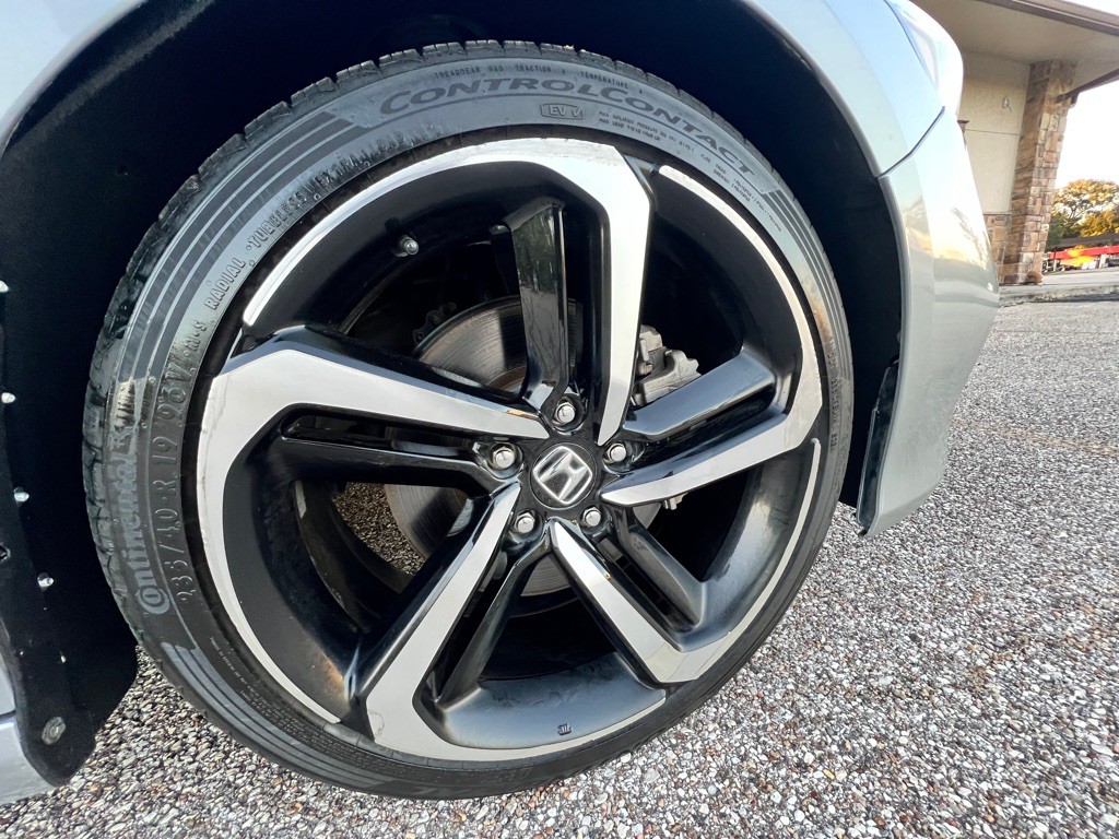 2018 Honda Accord Image 24