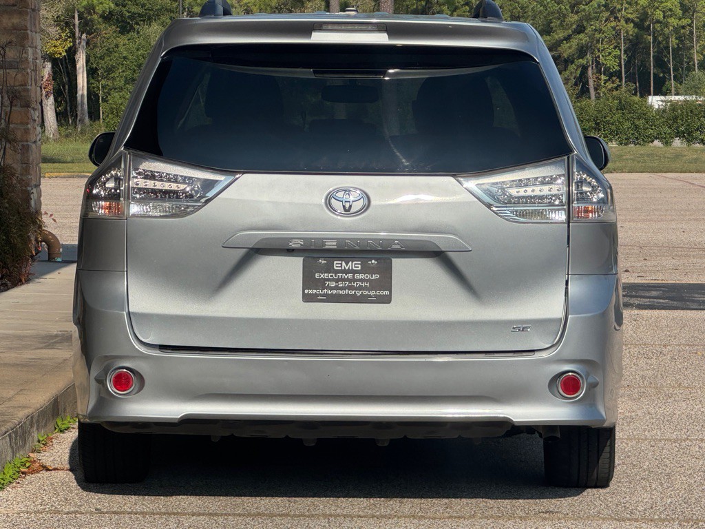 2013 Toyota Sienna Image 5