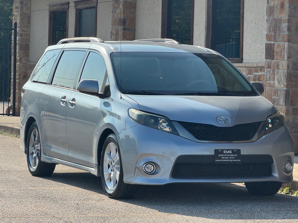 2013 Toyota Sienna Image 9