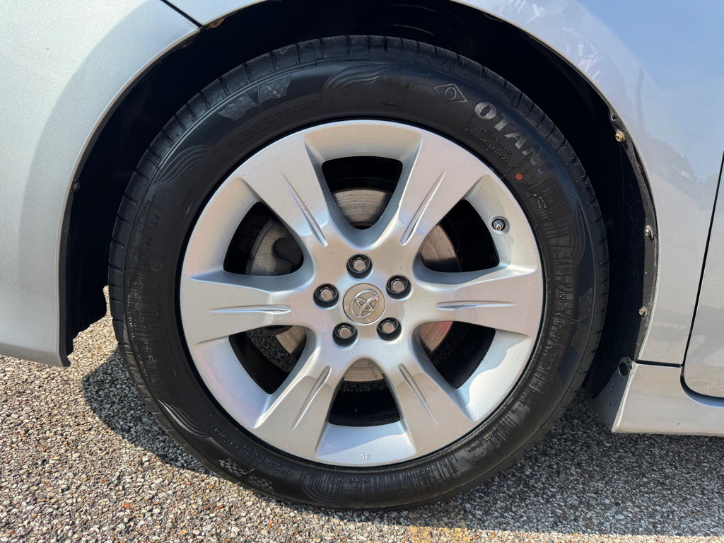 2013 Toyota Sienna Image 24