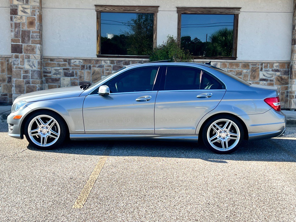 2013 Mercedes-Benz C-Class Image 2