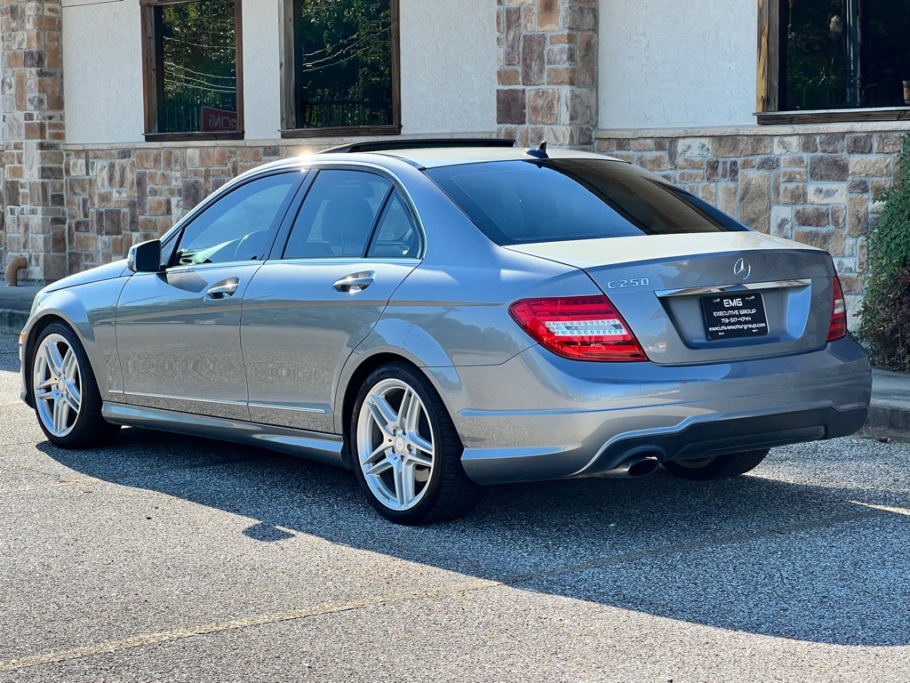 2013 Mercedes-Benz C-Class Image 3