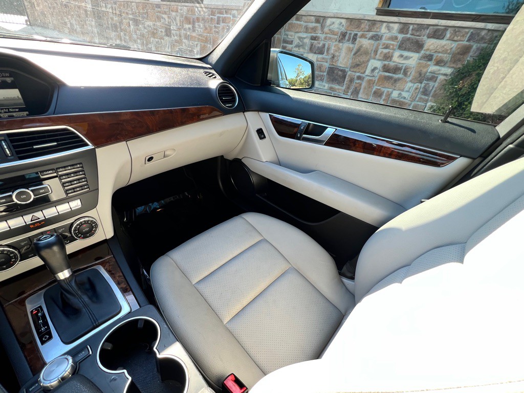 2013 Mercedes-Benz C-Class Image 16