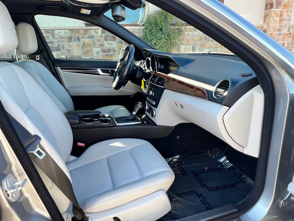 2013 Mercedes-Benz C-Class Image 17