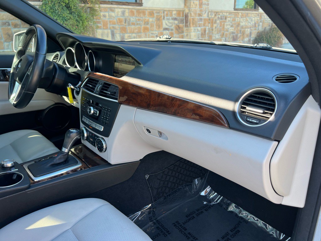 2013 Mercedes-Benz C-Class Image 19