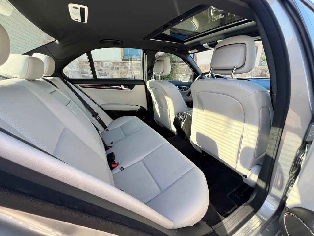 2013 Mercedes-Benz C-Class Image 23