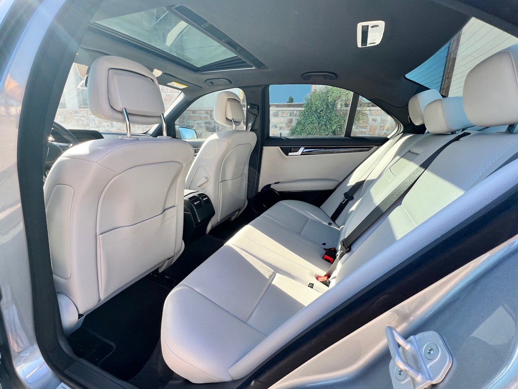2013 Mercedes-Benz C-Class Image 24