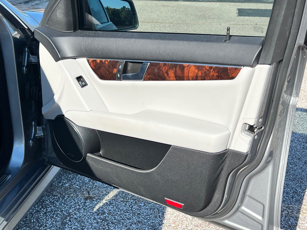 2013 Mercedes-Benz C-Class Image 28