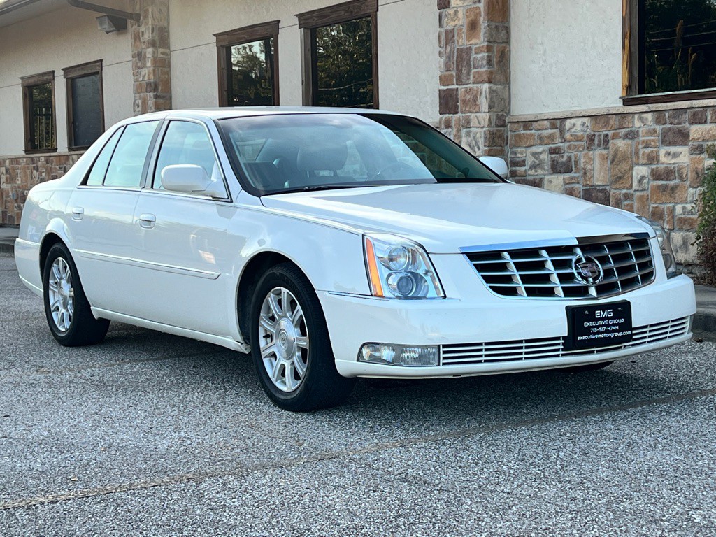 2011 Cadillac DTS Image 7