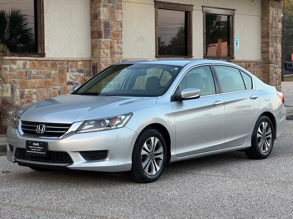 2015 Honda Accord Image 1