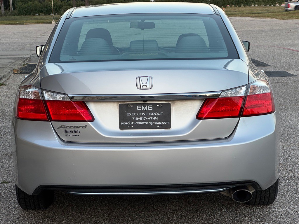 2015 Honda Accord Image 4