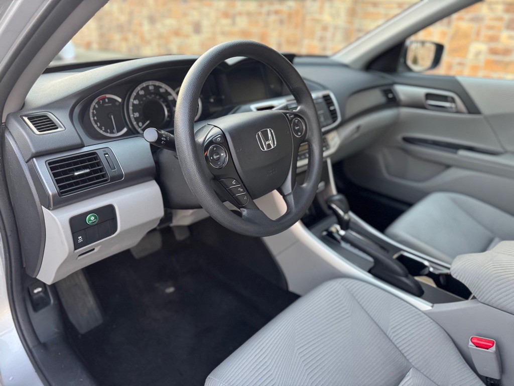 2015 Honda Accord Image 11