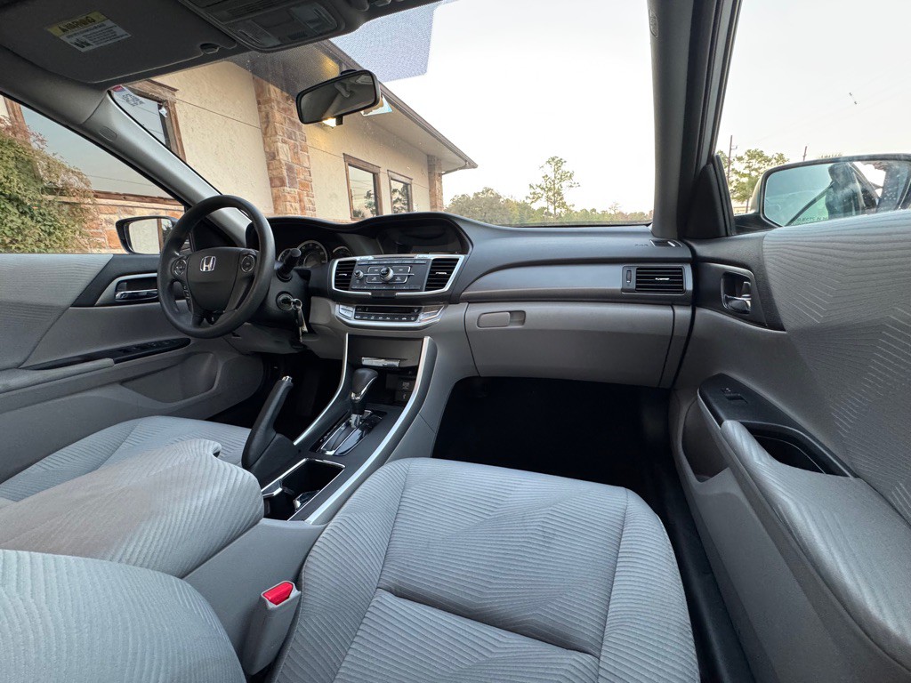 2015 Honda Accord Image 17