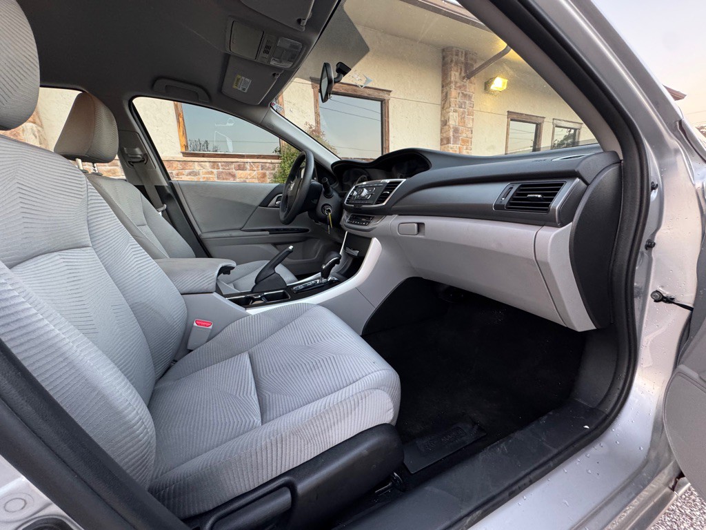 2015 Honda Accord Image 18