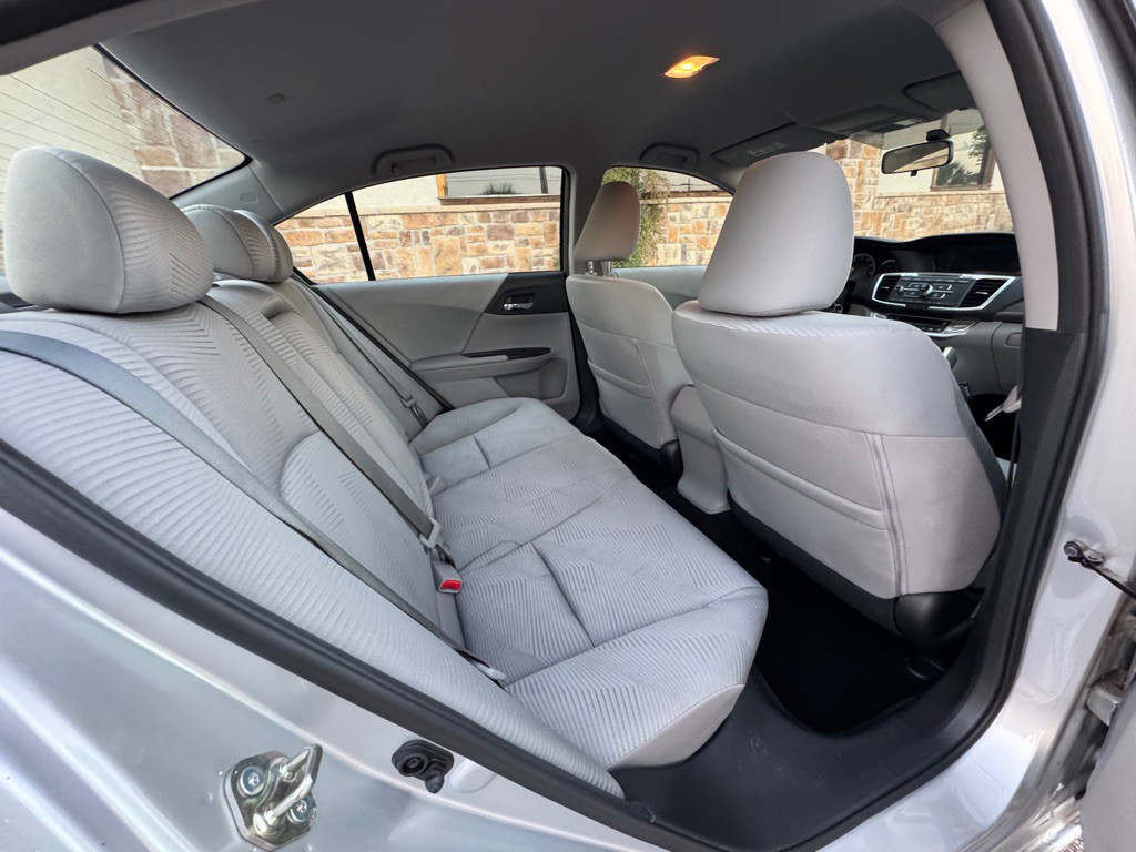 2015 Honda Accord Image 19