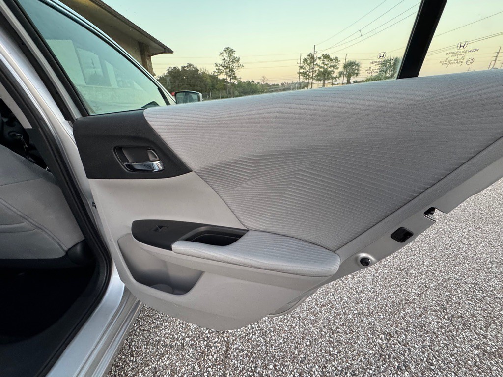 2015 Honda Accord Image 24