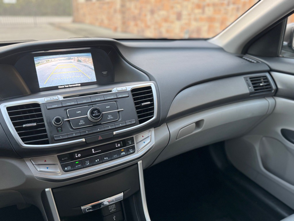 2015 Honda Accord Image 26