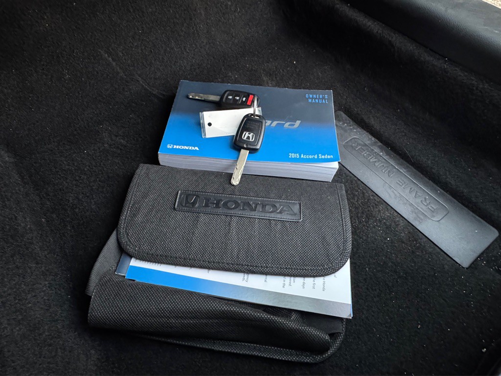 2015 Honda Accord Image 30