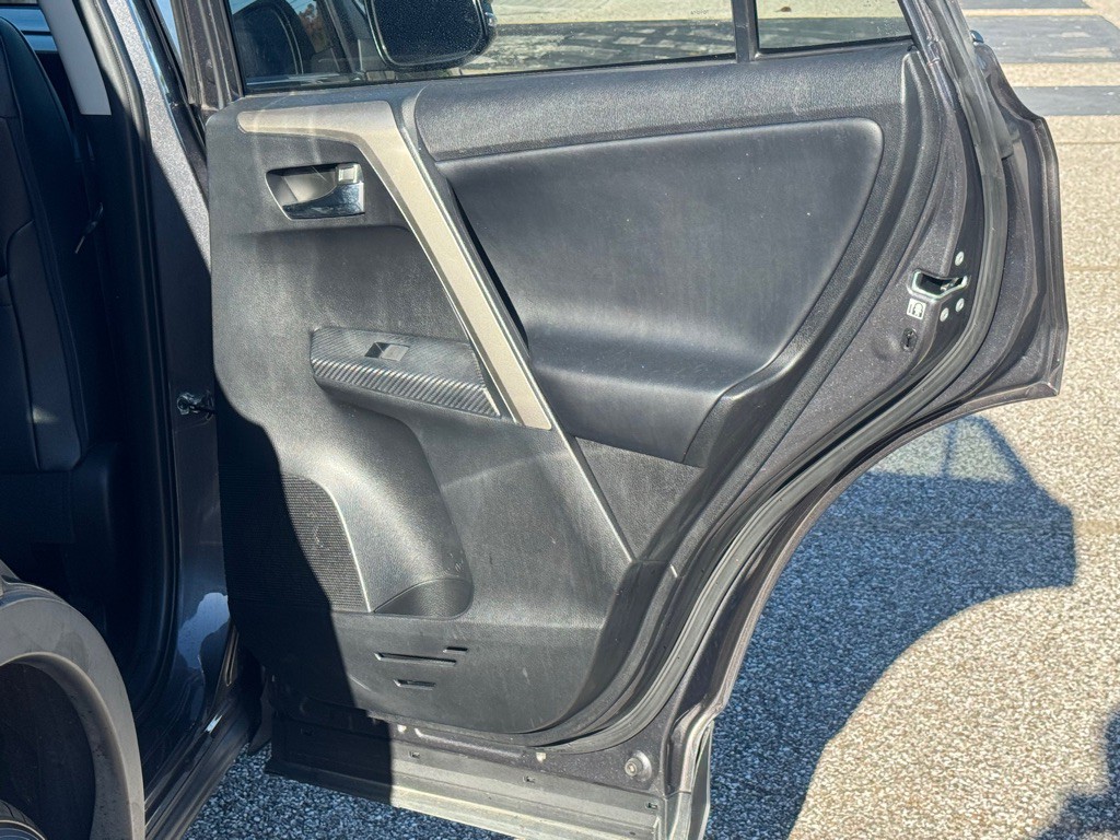 2015 Toyota Rav4 Image 23