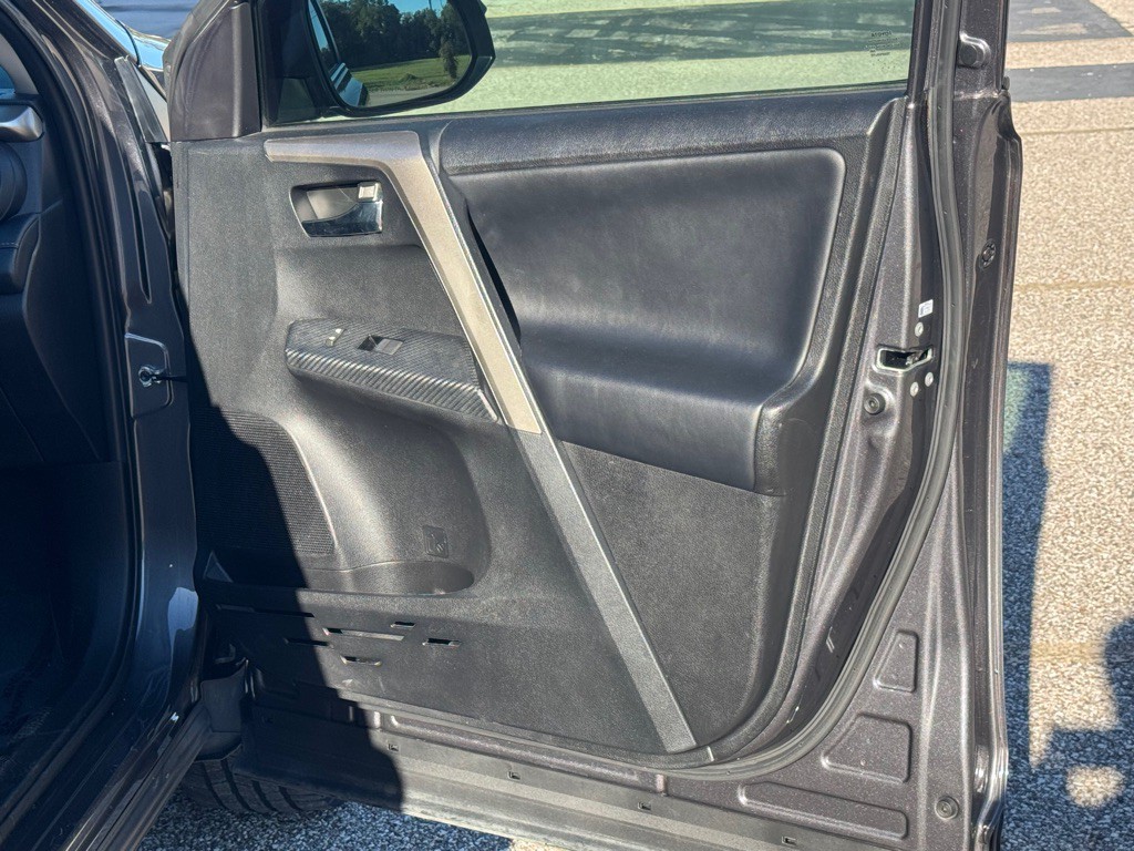 2015 Toyota Rav4 Image 25