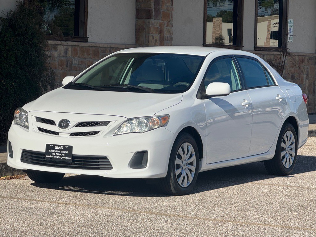2012 Toyota Corolla Image 1