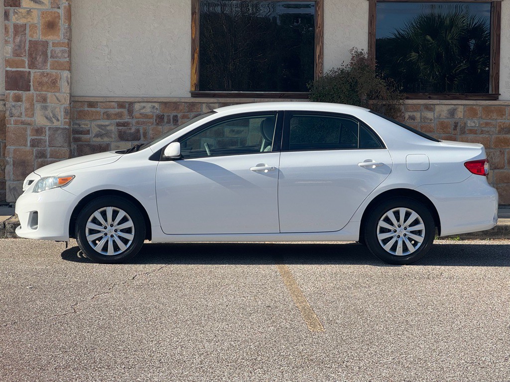 2012 Toyota Corolla Image 2