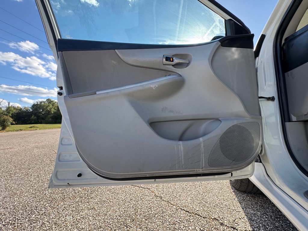 2012 Toyota Corolla Image 18