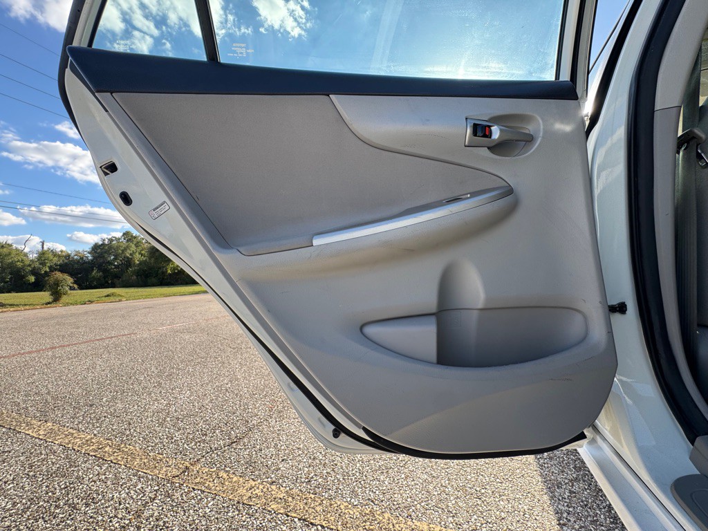 2012 Toyota Corolla Image 19