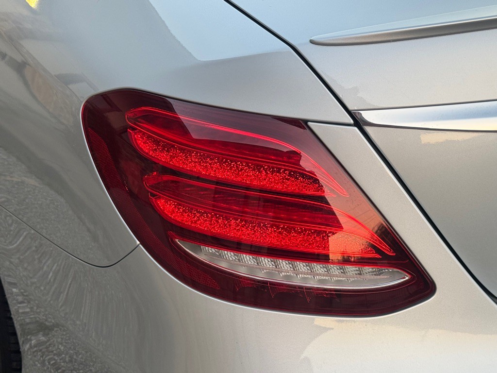 2017 Mercedes-Benz E-Class Image 13