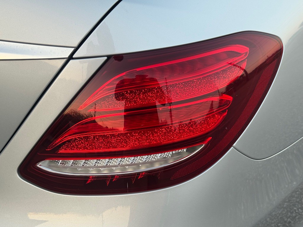 2017 Mercedes-Benz E-Class Image 14