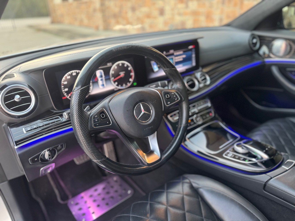 2017 Mercedes-Benz E-Class Image 28