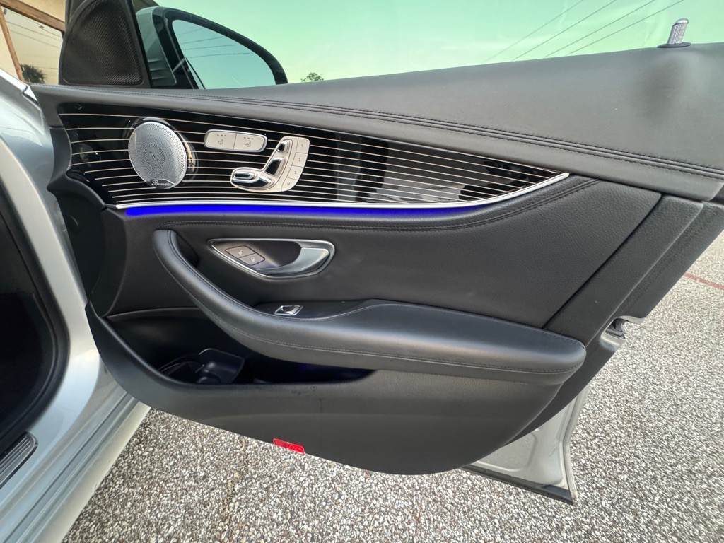 2017 Mercedes-Benz E-Class Image 35