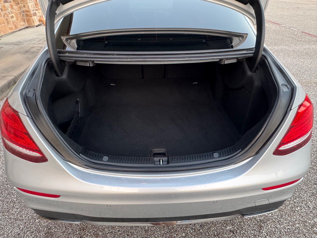 2017 Mercedes-Benz E-Class Image 38