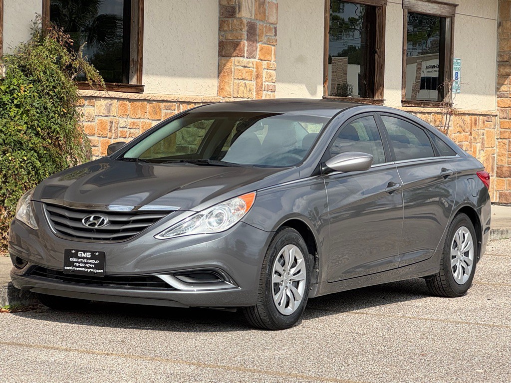 2012 Hyundai Sonata Image 1